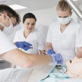 Krankenpflegeausbildung unter neuem Dach