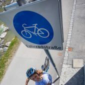 Immer mehr Gemeinden errichten Fahrradstraßen. »A10