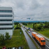 Nach dem Verkehrskollaps vom Mittwoch sucht das Land weitere Lösungen. »A8