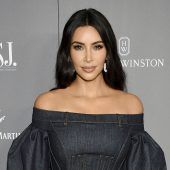 Kardashian zeigt Humor