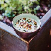 Kartoffelcreme-Suppe mit Croûtons