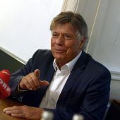 Schröcksnadel dreht an großen Rädern
