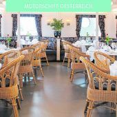 Martinigans an Bord der Oesterreich genießen