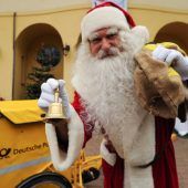 Weihnachtsmann in Himmelpfort beginnt mit seiner Arbeit
