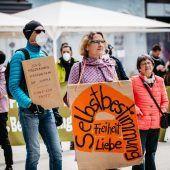 Im Kampf gegen Verschwörungsmythen