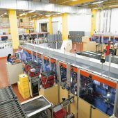Ungewisse Zukunft: Beschlägefirma Blum drosselt Produktion in Teilbereichen. »D1