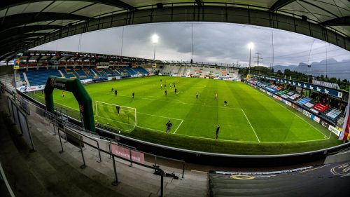 Ein beinahe gespenstisch wirkender Blick ins Stadionoval. Altachs erstes Heimspiel ohne Zuschauer gegen die WSG Tirol (1:1).⇒gepa