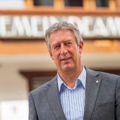 Paukenschlag in Lech: Bürgermeister Stefan Jochum wirft das Handtuch. »A4