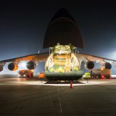 Riesenflugzeug gechartert