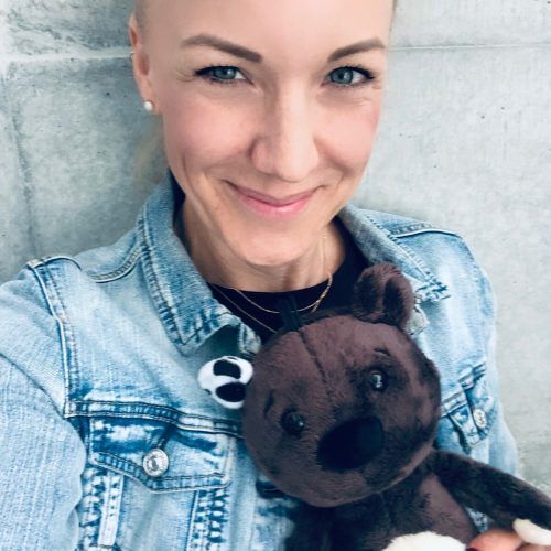 Ingrid Hofer kommt mit neuem Teddy-Eddy-Buch am Samstag zum Luschnouar Markt. Hofer