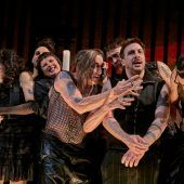 Das Burgtheater begibt sich im Gothic-Look auf Publikumssuche