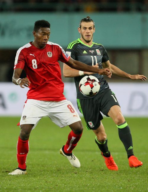VIENNA,AUSTRIA,06.OCT.16 - SOCCER - FIFA World Cup 2018, european qualifiers, OEFB international match, Austria vs Wales. Image shows David Alaba (AUT) and Gareth Bale (WAL). Photo: GEPA pictures/ Mario Kneisl