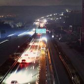 Mit Bahnschienen über die Autobahn