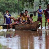 Heftige Überschwemmungen in Brasilien bringen Tod und Chaos
