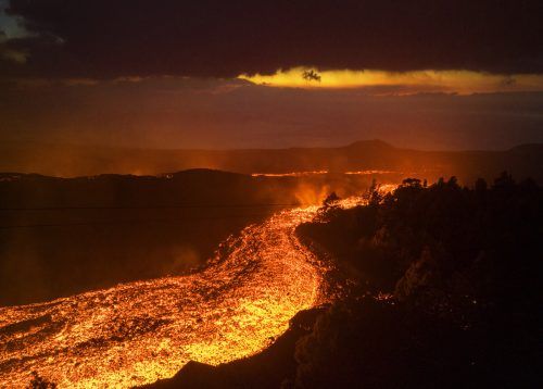 Beim Vulkan auf La Palma ist ein neuer Lavastrom entstanden.  ap