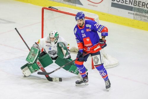 DEC-Goalie Felix Beck parierte gegen die Haie 33 von 34 Schüssen und trug maßgeblich zum 5:1-Sieg der Bulldogs in Innsbruck bei. Alex Pauli