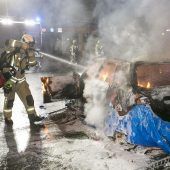 Auto auf Parkplatz abgefackelt