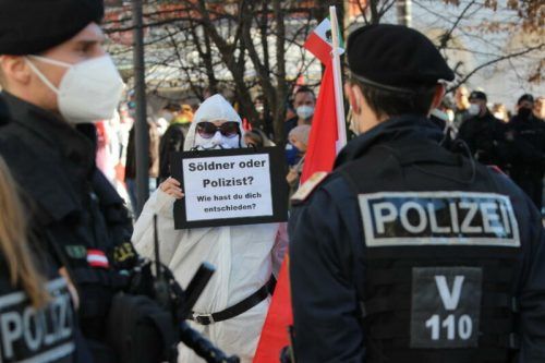 Demonstration gegen Coronamaßnahmen in Bregenz.  vlach