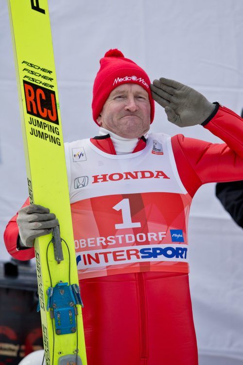 Eddie the Eagle ist eine lebende Legende der Vierschanzentournee. AP