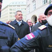 Kabinett Nehammer ist im Amt
