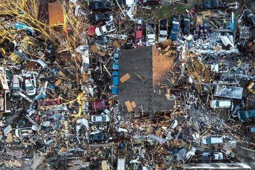 Fünf Tornados trafen Kentucky und zogen eine Schneise der Verwüstung.  AFP