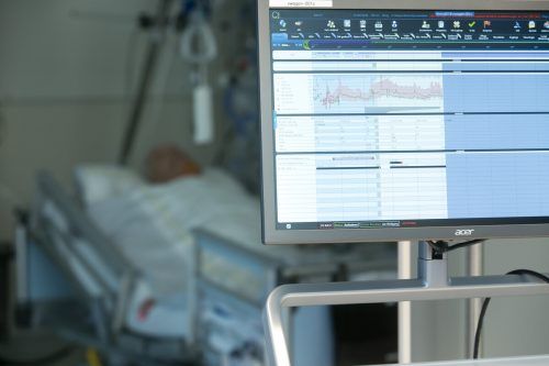 In den Spitälern müssen immer noch weit über 100 Coronaopfer betreut werden.  khbg