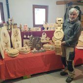 Aus Passion drechselt Leo Fiel Nützliches und Deko aus Zirbenholz