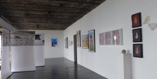 Lisi Hämmerle lässt in der aktuellen Ausstellung ein wunderbares Programm Revue passieren.  galerie