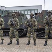 Des Soldaten neue Tarnkleider