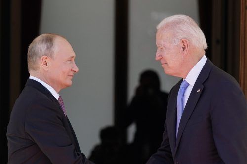 Putin (links) und Biden trafen sich im Juli noch persönlich. Kommenden Dienstag gibt es eine virtuelle Sitzung.  AP