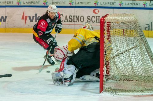 VEU-Legionär Dylan Stanley sorgte in Unterzahl für die 4:2-Führung. VN/DS