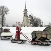 Väterchen Frost bringt die Geschenke