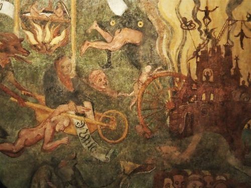 Ausschnitt aus dem Fresko von Hans Noppis von 1616, in der Apokalypse die Qualen der Hölle darstellend.