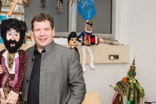 Christian Mair erweckt die Kultfiguren und Puppen von Arminio Rothstein alias Clown Habakuk wieder zum Leben.