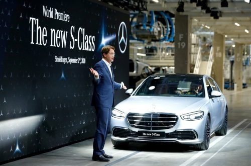 Daimler-Chef Ola Källenius schließt den Konzernumbau in zwei Firmen ab. Reuters