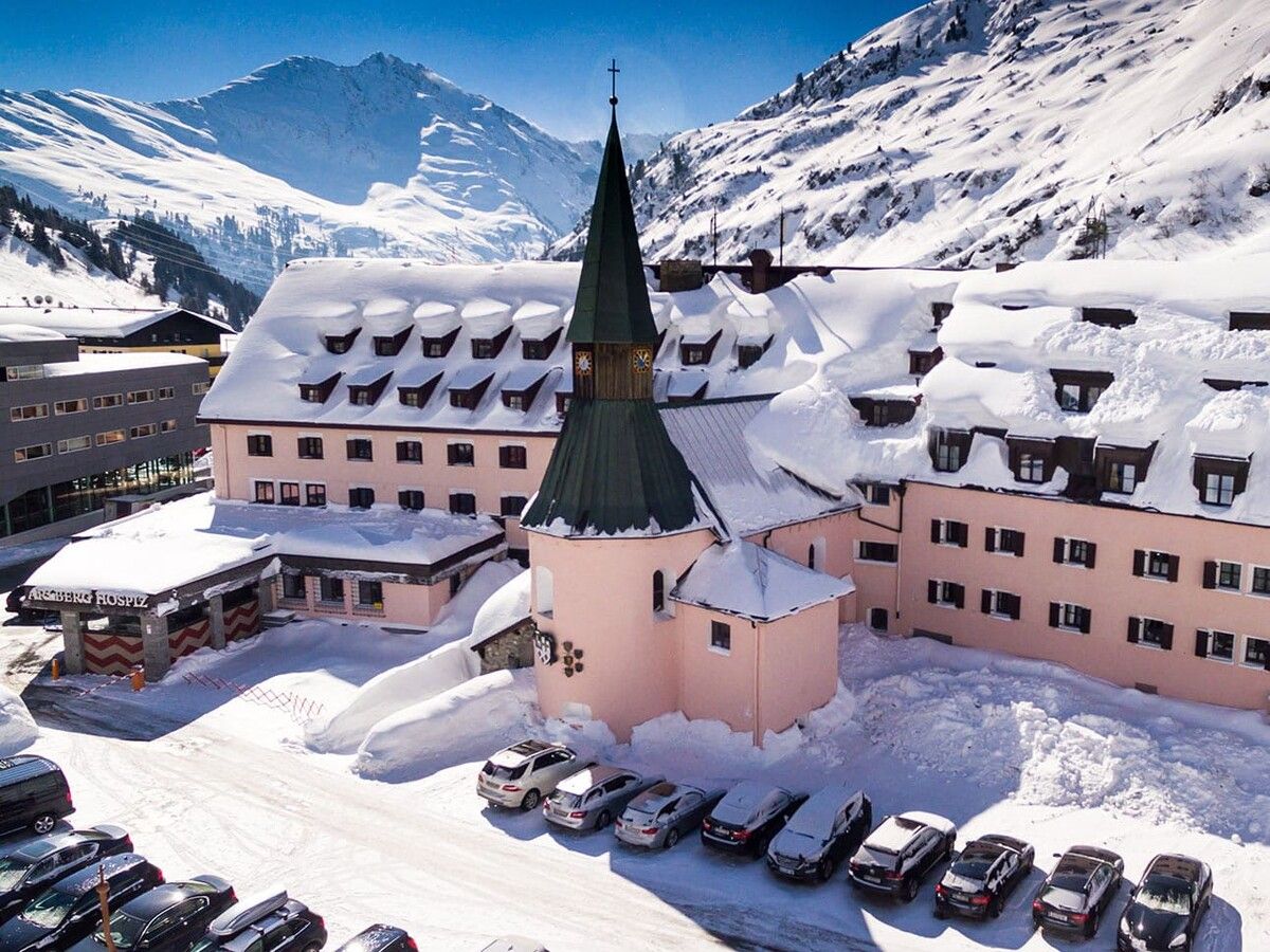 Die Soravias planen, aus dem Traditionshaus in St. Christoph (mit Bruderschafts-Kapelle) ein Resort mit mehreren Hotels zu machen.⇒Fa