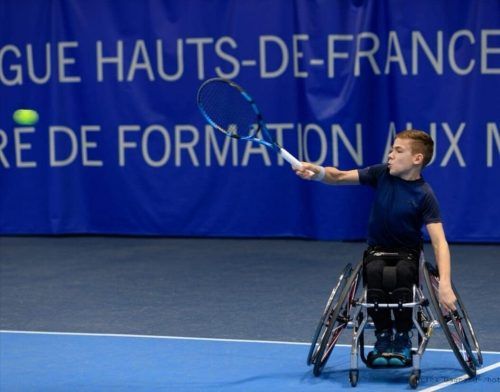 Der 13-jährige Rollstuhltennisspieler Maxi Taucher gewann das Turnier in Frankreich sowohl im Einzel als auch im Doppel.  mima