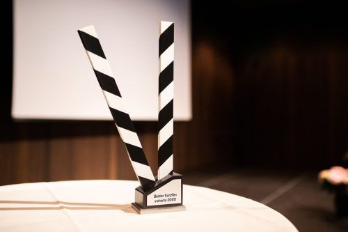 Der beste Kurzfilm wird mit der Filmklappe und 500 Euro ausgezeichnet.