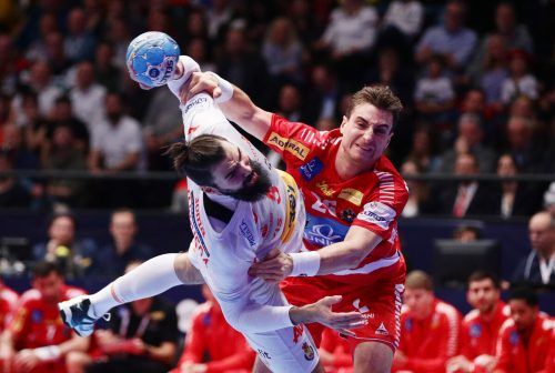 Der Harder Lukas Herburger (27) bestreitet am Sonntag gegen Deutschland sein 50. A-Länderspiel. Der Schweiz-Legionär und Abwehrchef war 2018 und 2020 bei der EM-Endrunde und 2019 und 2021 bei der WM dabei. GEPA