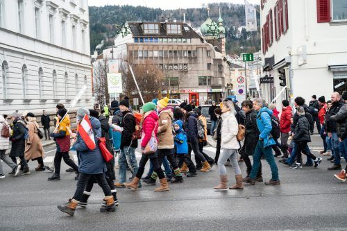 Der hochrangige Polizeioffizier nahm zwei Mal an Covid-Demonstrationen in Bregenz teil und wurde wegen Maskenverweigerung angezeigt. SYMBOL/SERRA