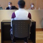 Flucht mit Sprung aus dem zweiten Stock