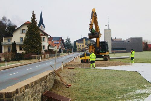 In Hohenweiler wird der verrohrte Teil des Dorfbachs künftig die L 1 im Bereich Eschbach queren. Zu Aufrechterhaltung des Verkehrs wird ein Bypass installiert.