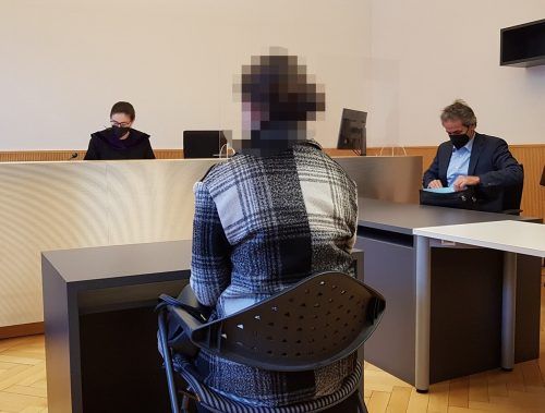 Die Angeklagte wurde wegen falscher Beweisaussage verurteilt. eckert