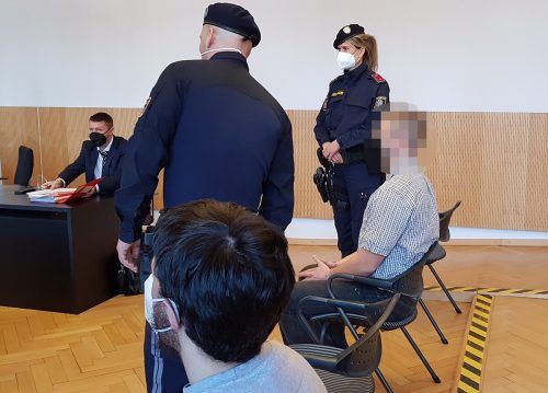 Die Angeklagten ließen sich in Serbien als Dealer anwerben. ECKERT