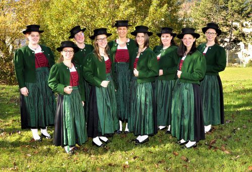 Die Crowdfunding-Aktion soll den Traum von neuen traditionellen Dirndln wahr werden lassen. Harmoniemusik Tisis-Tosters