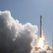 SpaceX-Trümmer auf Crash-Kurs