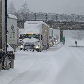 Nach Schneesturm mussten Hunderte im Auto übernachten