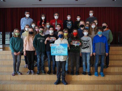 Die Klasse 1GA hat mit 1357 Euro das meiste Geld für die Kinder in Äthiopien gesammelt.  VN/JUN