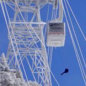 21 Menschen saßen über Nacht in Seilbahn fest