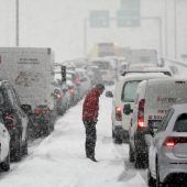Schneechaos in Griechenland – Athener Flughafen streicht Flüge